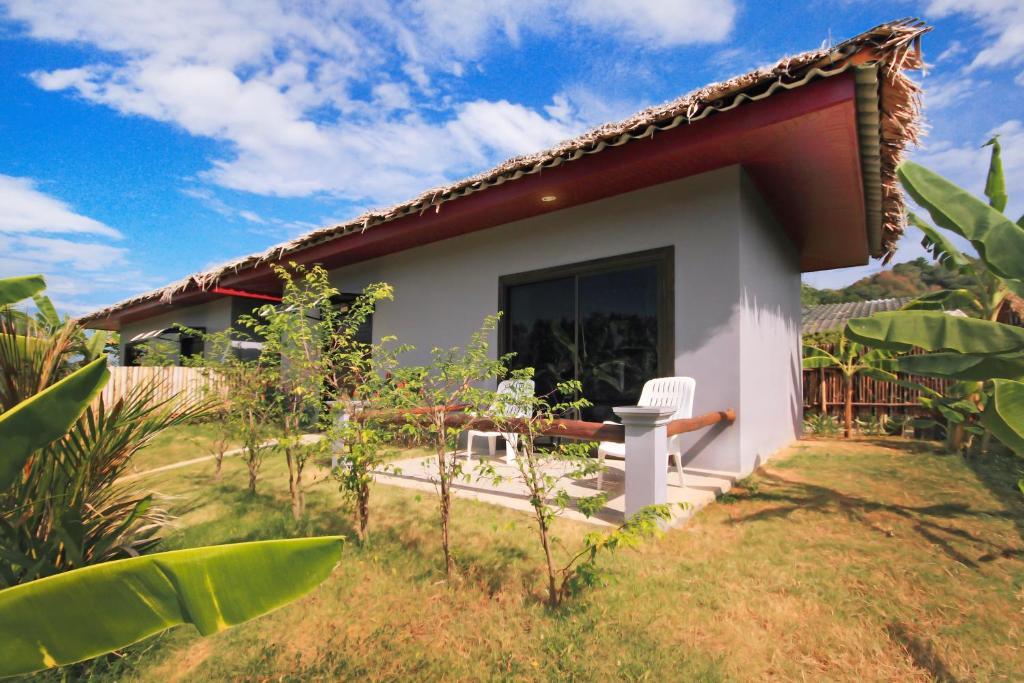 The Villa Laemhin Lagoon Resort 푸껫 외부 사진